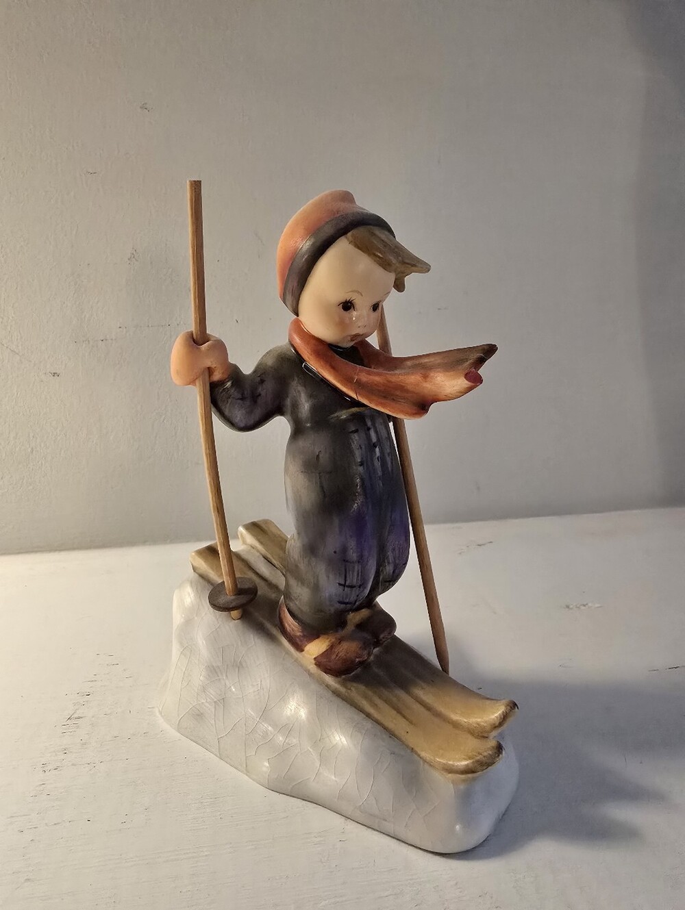 Goebel Hummel "Skier"
